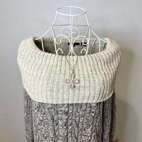 Cute vintage y2k grey/black gradient off the shoulder chunky sweater - Picture 2 of 7